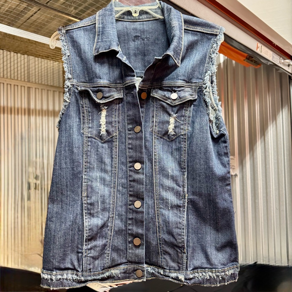 Jean Vest